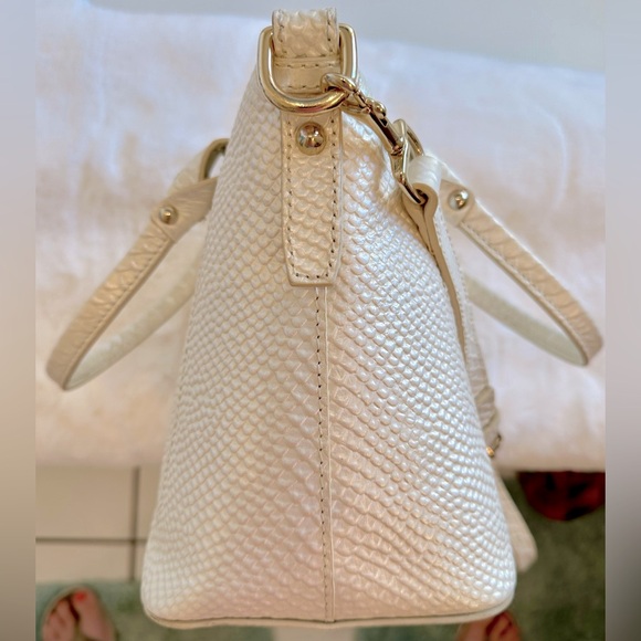 Dooney & Bourke! “Caldwell”/Calfskin Leather/Domed Satchel/Pearly White - Picture 5 of 16
